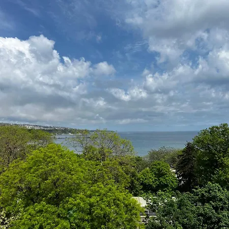 Glarus With Infinity Sea View Appartement *