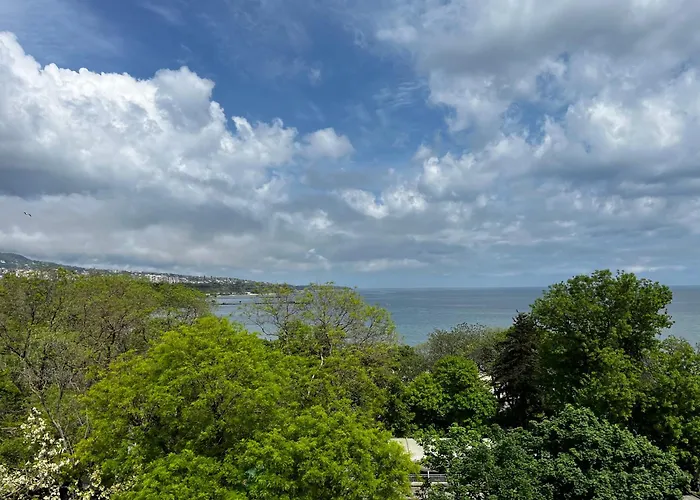 Glarus With Infinity Sea View Appartement *